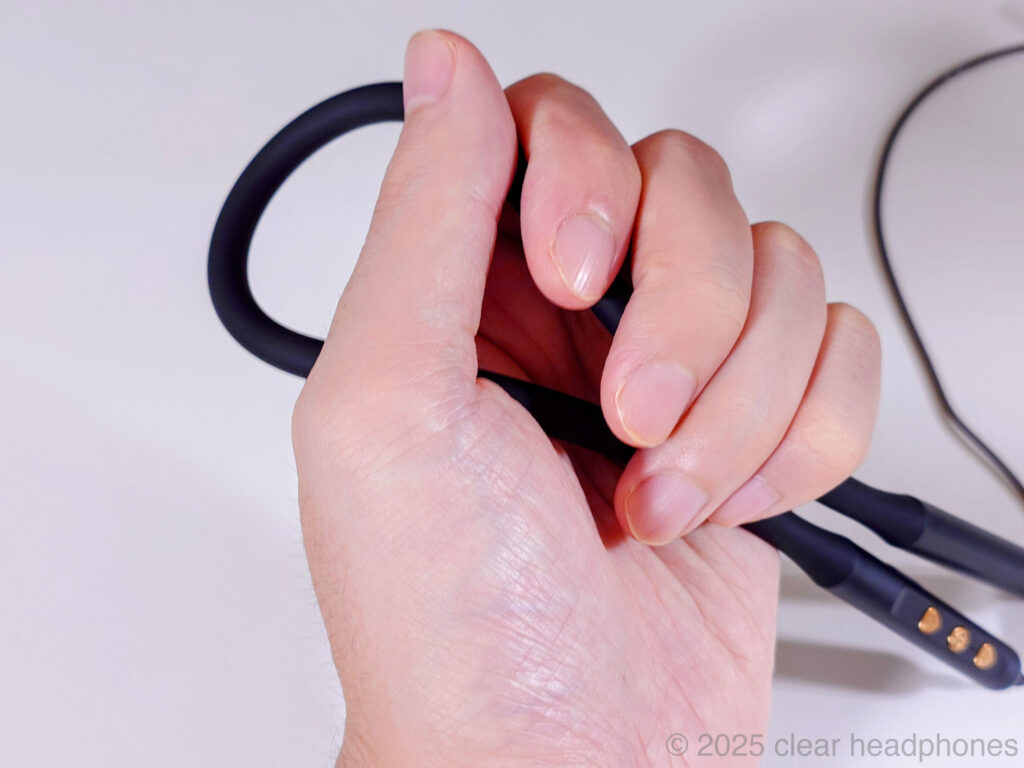 セミワイヤレスピヤホン2 HSE-SW001-pnk しなやかなネックバンド