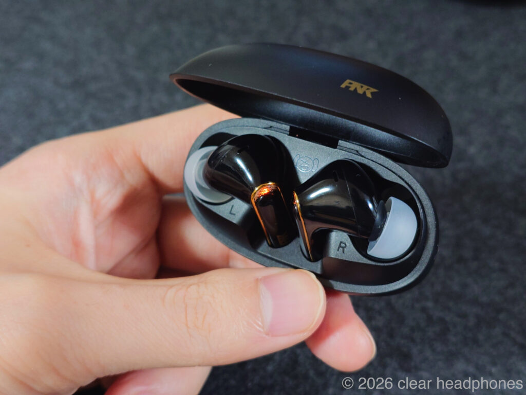 ピヤホン9 充電ケース